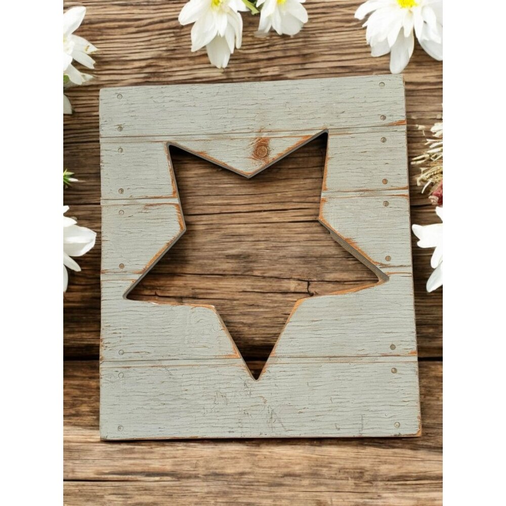 Twelve Timbers Wooden Star Wall Decor